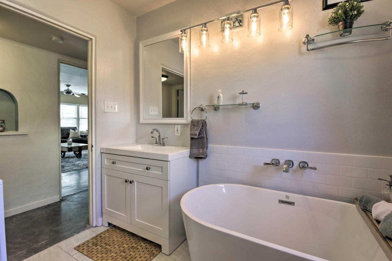 Central Phoenix Cottage With Private Yard! Exterior foto